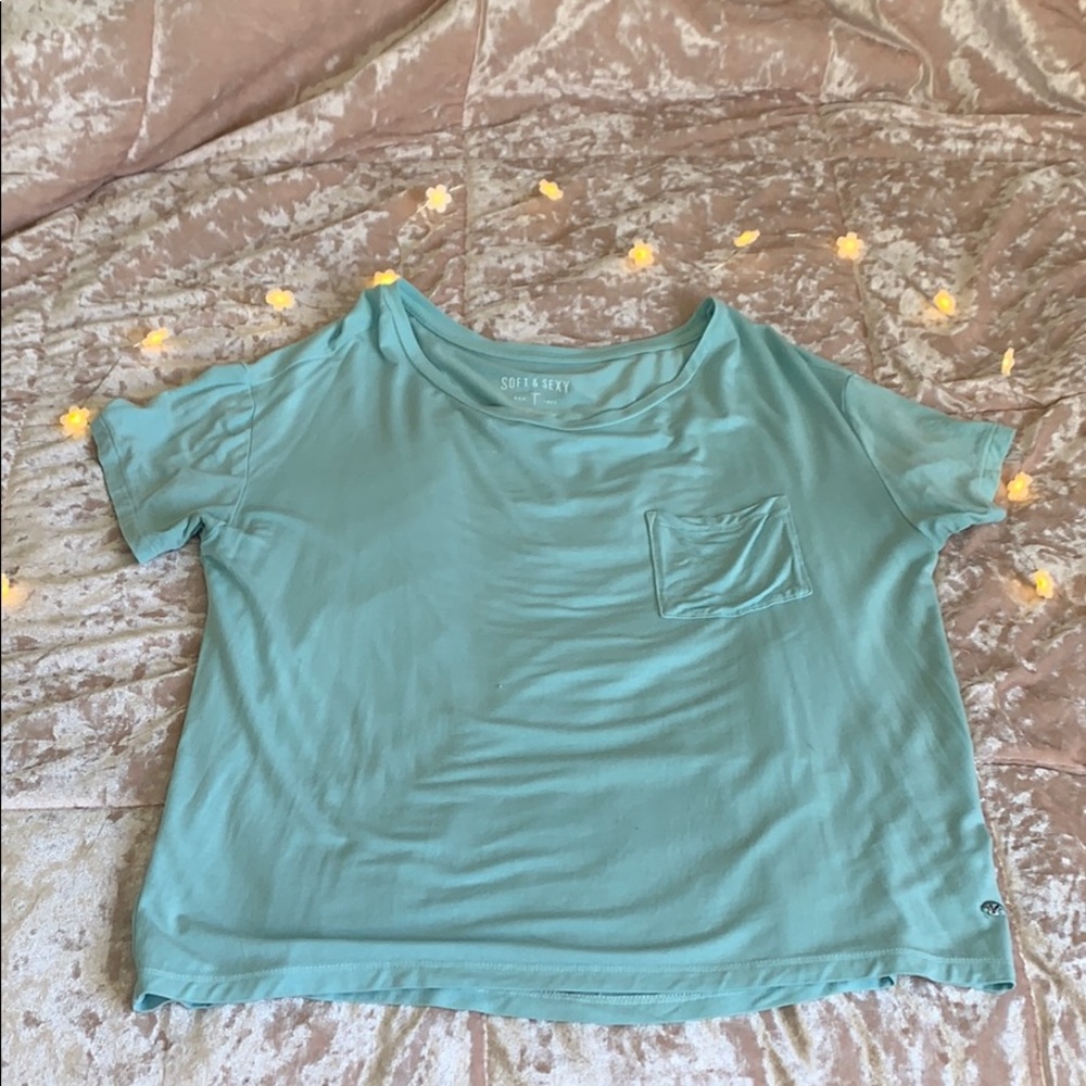 Soft and sexy American Eagle Outfitters t shirt
